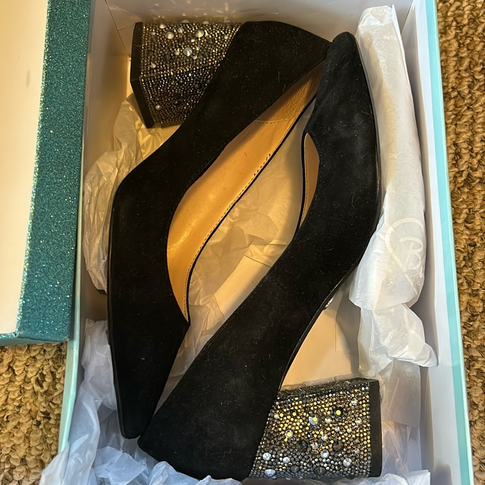 Betsey Johnson SB Paige black suede pumps w jeweled heel, size 7.5